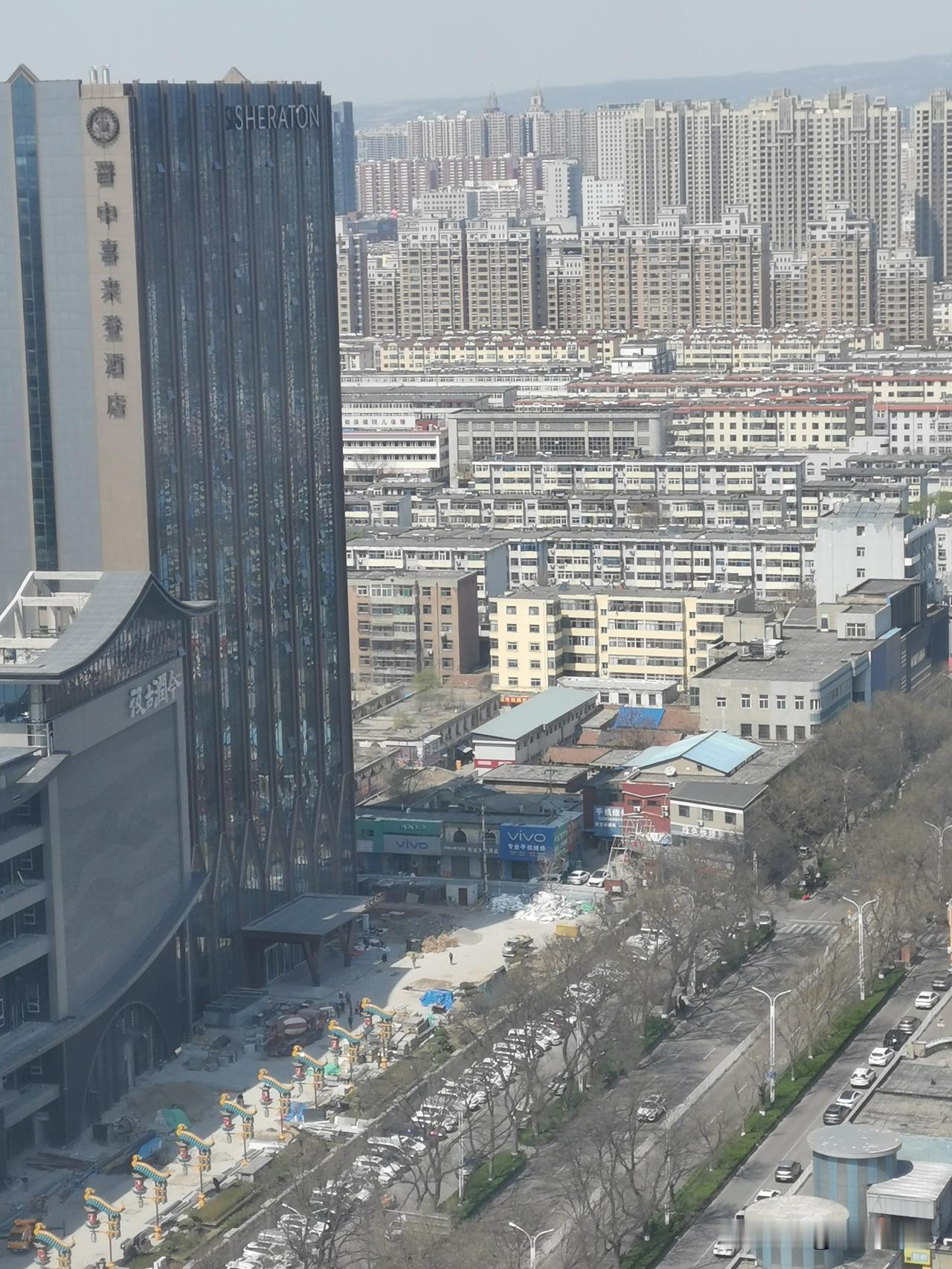 这座酒店和商场准备这个七一开业迎客了！真的是紧锣密鼓啊！榆次老城区这个项目从