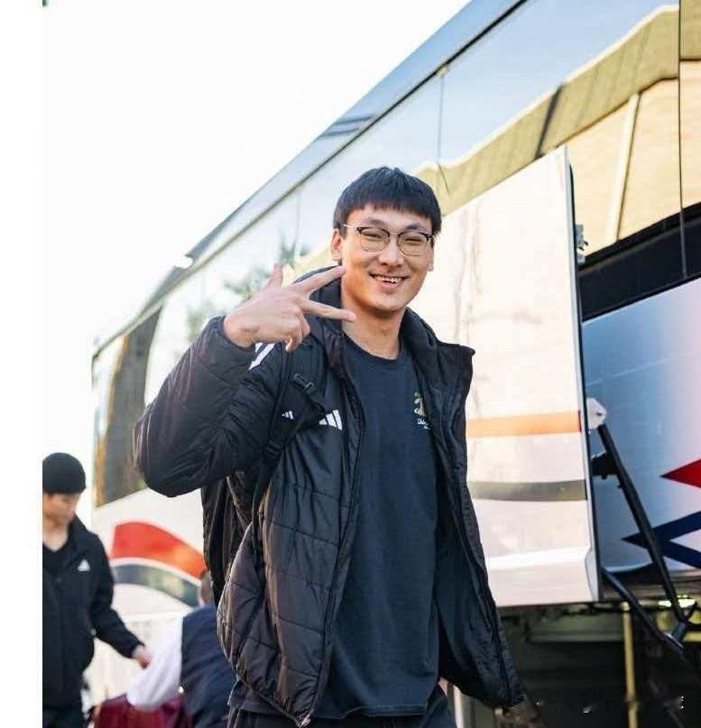 他才是NCAA最强中国球员！淡厚然10分5篮板西雅图97-43大胜普吉特海湾