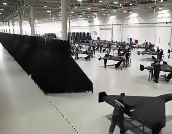 俄罗斯有可能向伊朗输送"沙赫德"型无人机（俄语名称：格兰）。伊朗已经对俄罗斯的