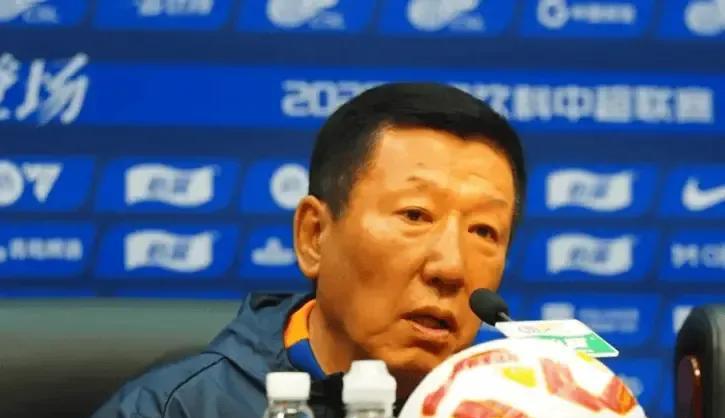 如果山东泰山让崔康熙下课，那么可能要支付1000万以上，现在山东泰山非常困难，球