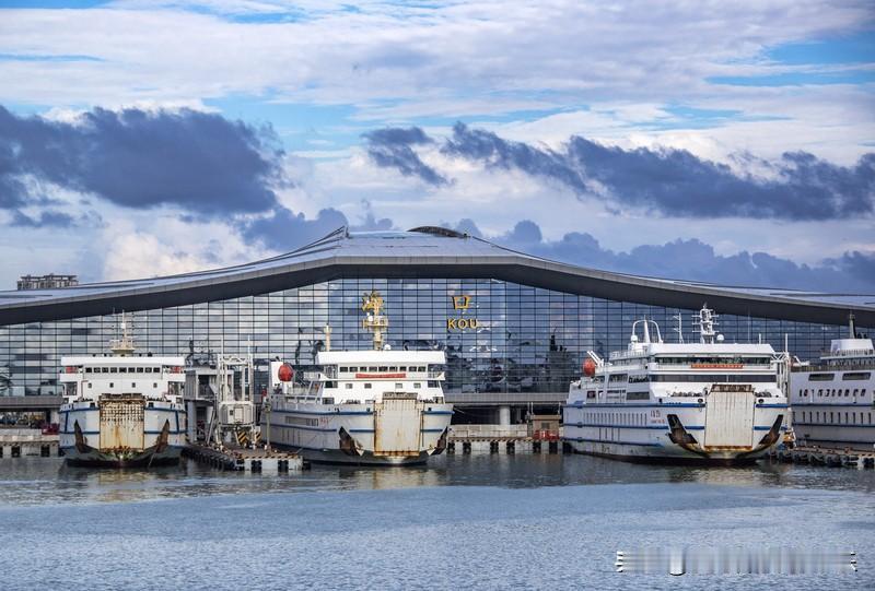 海南封关红利开始显现：海南封关整一个月了，海南空港口岸进出境人员31.1万人