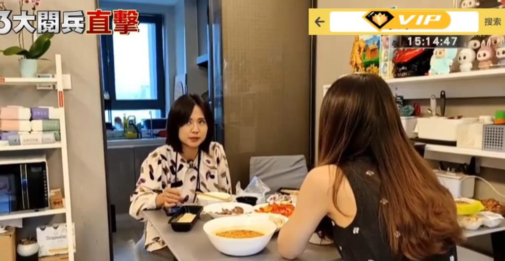 中天小姐姐遭骂！中天这次来北京拍摄，拍摄角度确实令人失望。镜头刻意压低