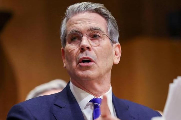 12月4日，彭博社报道:“美财长贝森特周三透露，中国正按计划推进1200万吨美国