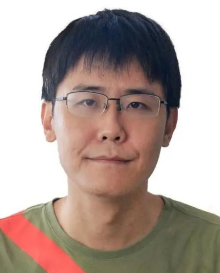 2002年，清华学生用硫酸泼熊，造成4只严重灼伤，1只失明。21年过去，他成了中