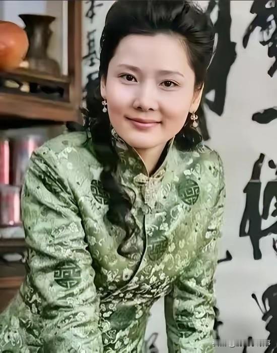 何赛飞说："为了让我老公有一种踏实感，我的名下是没有一分钱的，我在外头工作，我就