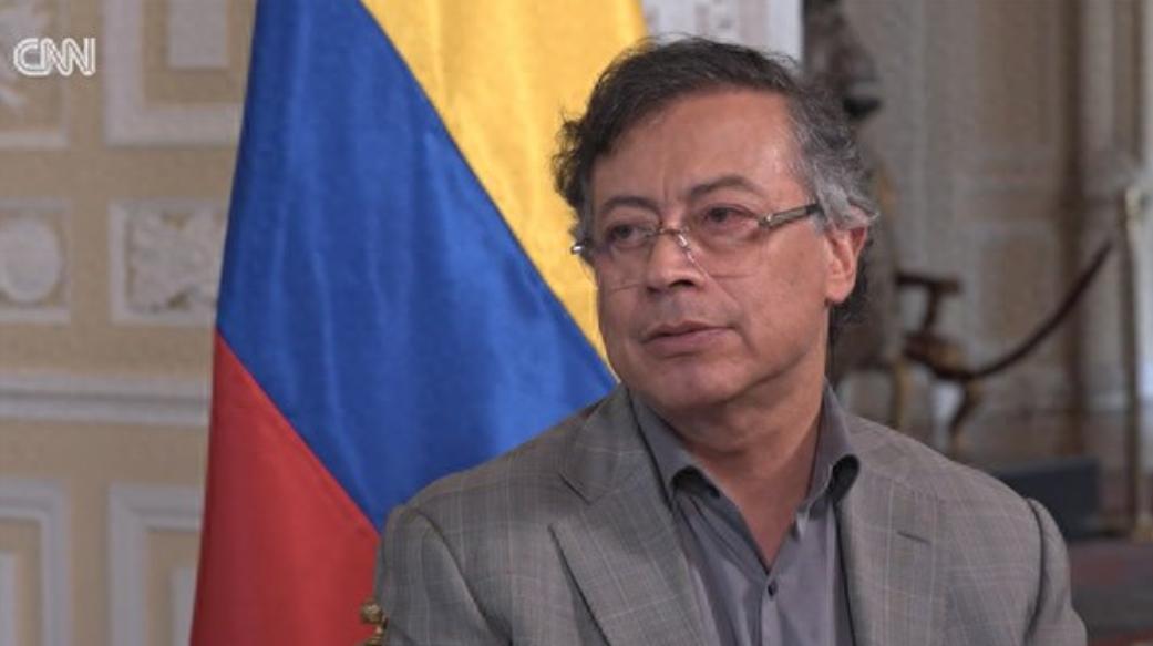 11月25日，哥伦比亚总统佩特罗的CNN采访直接引爆舆论！特朗普11月刚往加勒比