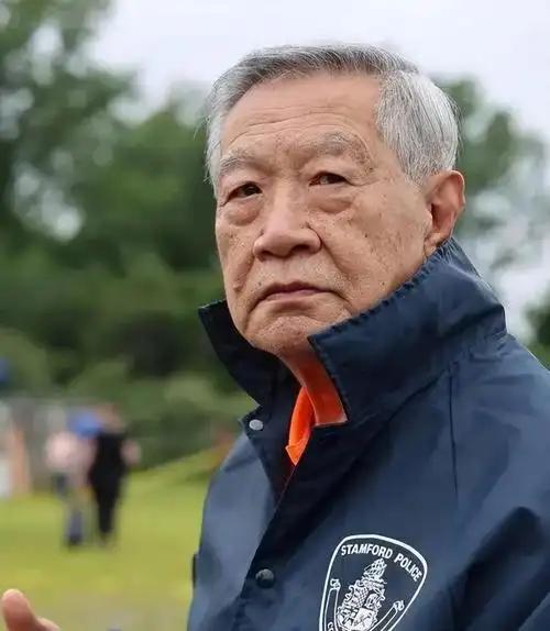 2023年美国联邦法院重锤落下，判定李昌钰伪造证据！昔日风光的“华人神探”金身瞬