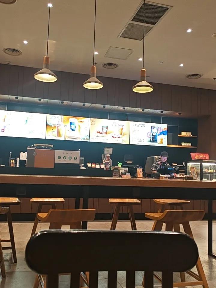 独处的安逸时光我喜欢享受安静、孤独的生活，在家弄弄花，喝喝茶，外出喜欢去