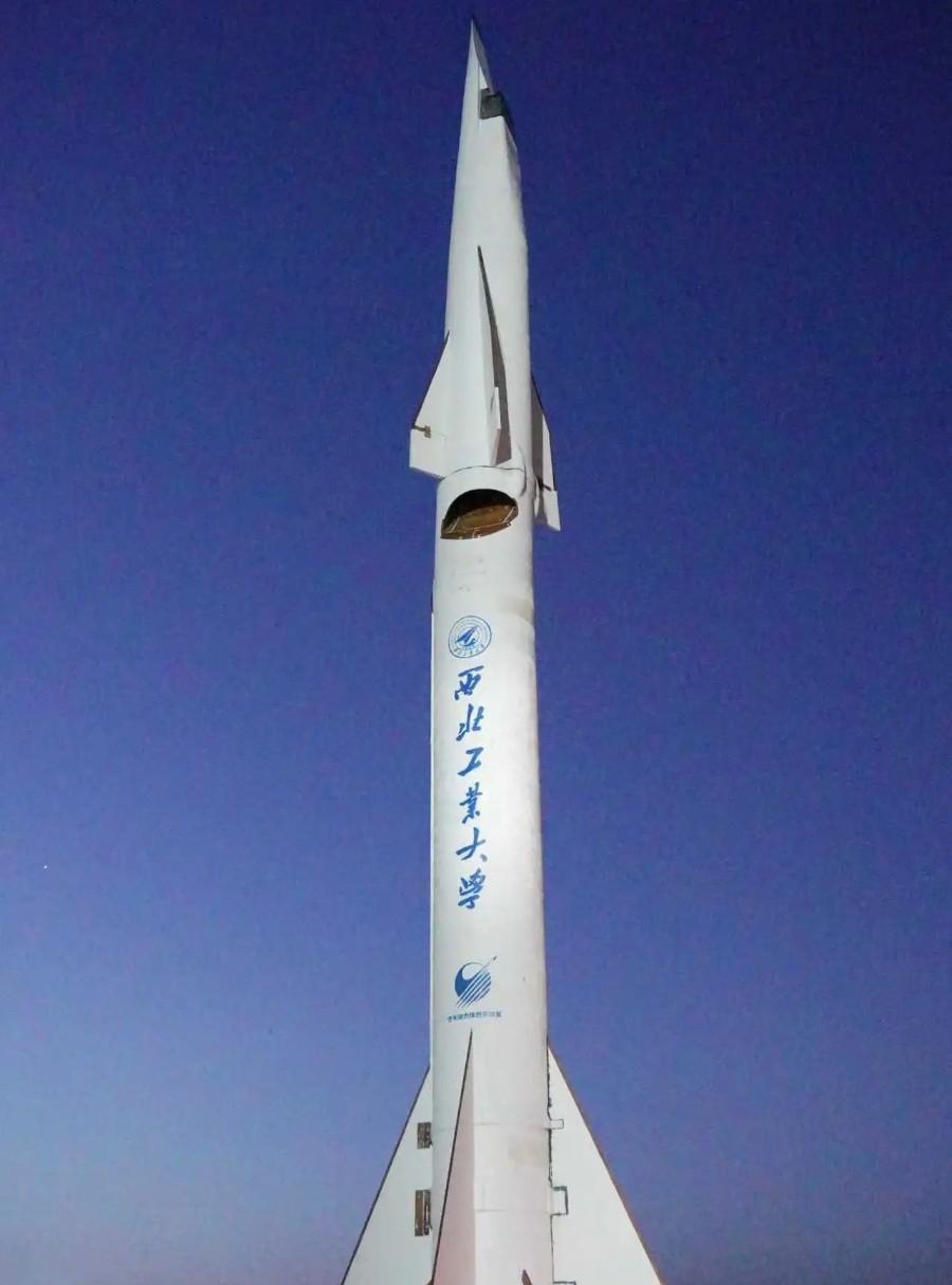 老美：我连“飞天一号”都没摸着门（后三图），你就开始试风“飞天二号”了（前三图）