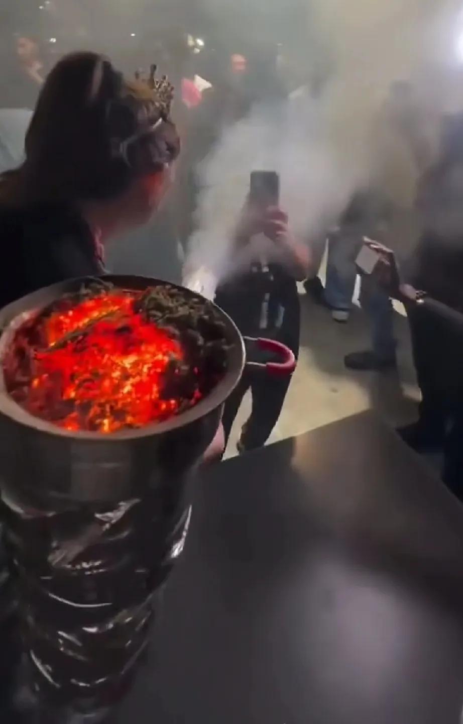 太疯狂了，这些外国人。