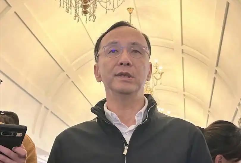 朱立伦的做法越来越过分了，朱立伦在国民党主席选举前夕说：国民党新主席参选人一定要