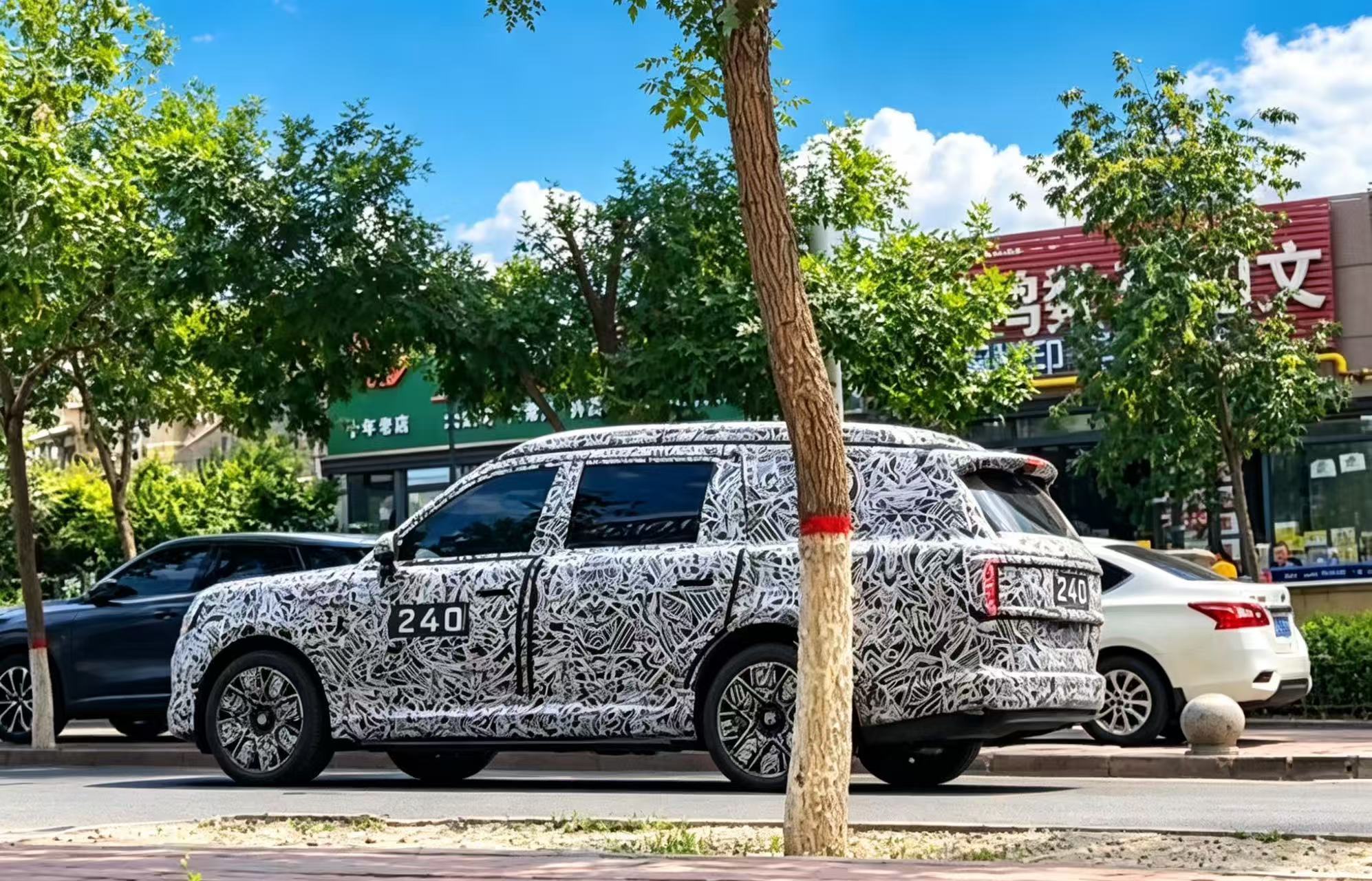 小米寻天更多产品图来了，这车真是挺期待的。小米YU9