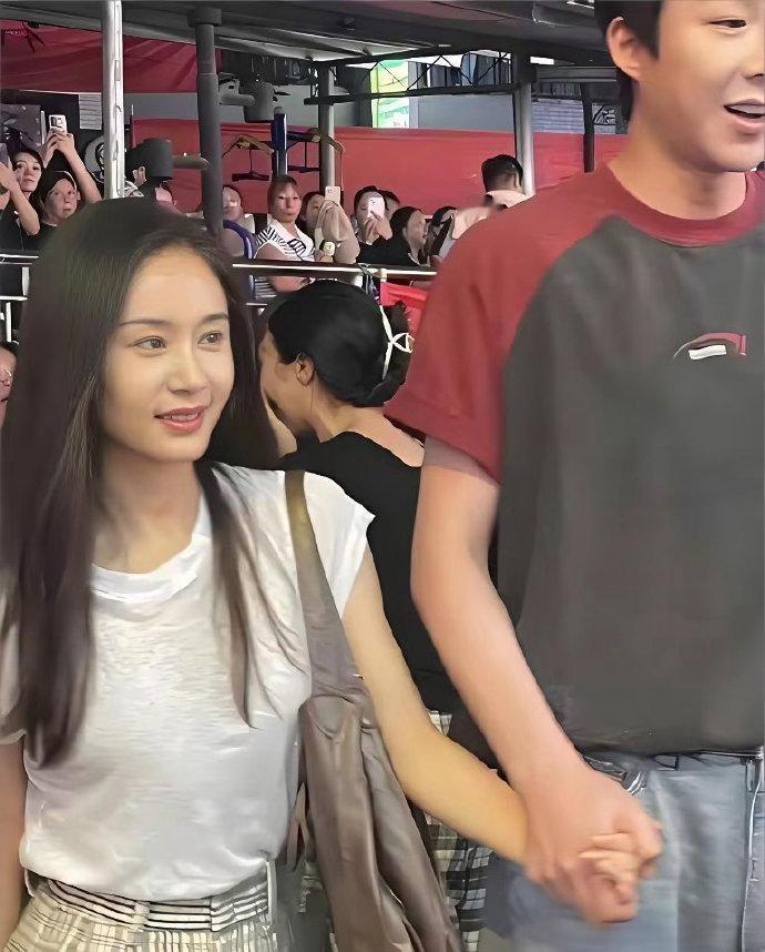 果然就这张脸，不是谁都能成为明星的。​​​