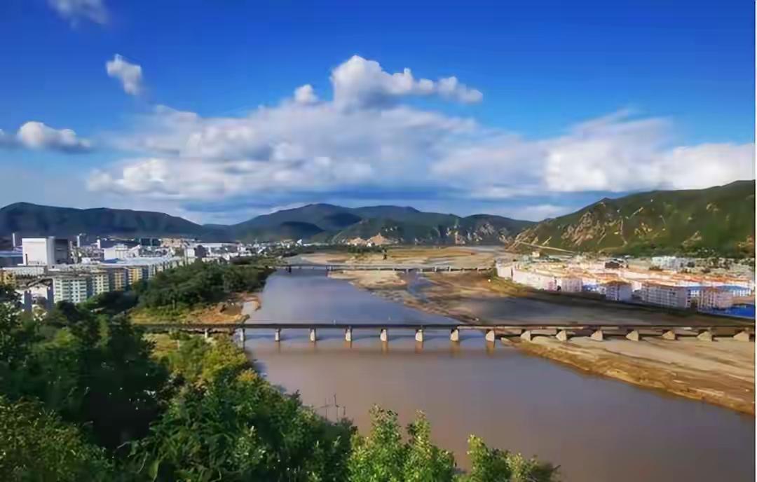 俄罗斯和朝鲜，悄悄在图们江上动工了一座新桥。这座桥不长，就850米，连接俄罗