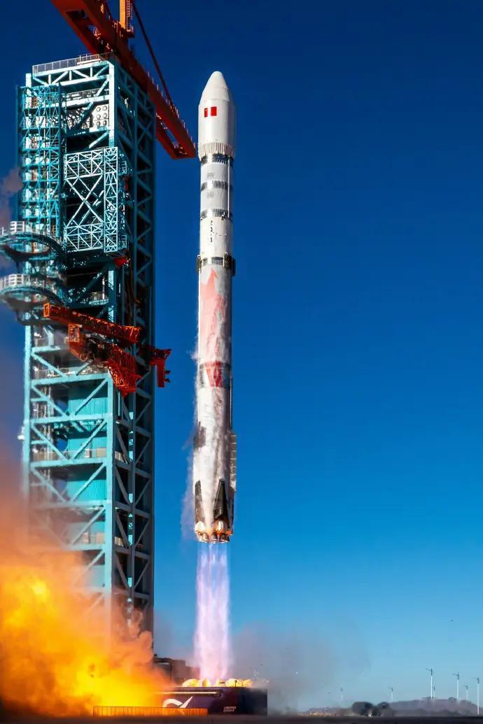 应该说祝贺蓝箭航天，完成了朱雀3号火箭的首飞，载荷成功入轨，首次回收没有成功。经