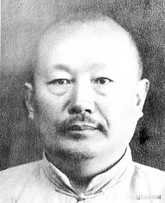 1928年，蒋介石急令范石生逮捕朱德。谁料，范石生却当着朱德、陈毅的面，把告密者