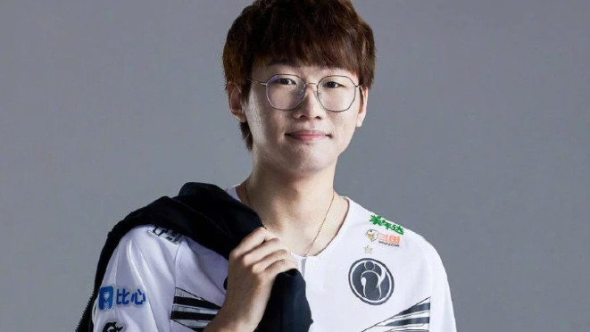 同样是英雄联盟的世界冠军打野Ning聊最近doinb打刀塔一事，他称自己刀塔水平