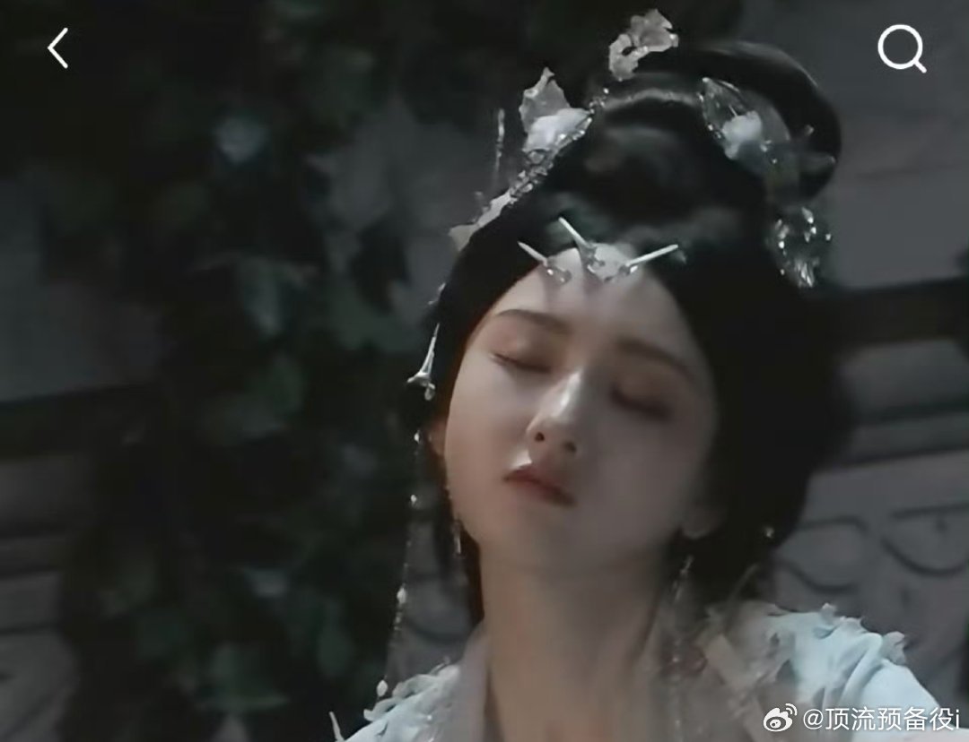 这个宋祖儿，美到我以为额前的那个夹子是个发饰[哭哭]​​​​