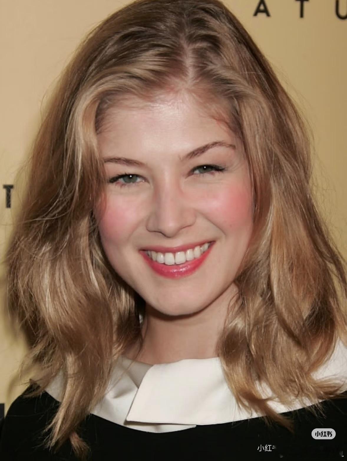 裴淳华前世一定是个中国人，因为她全家酷爱中国文化，儿子得了汉语桥冠军🏆，她还给