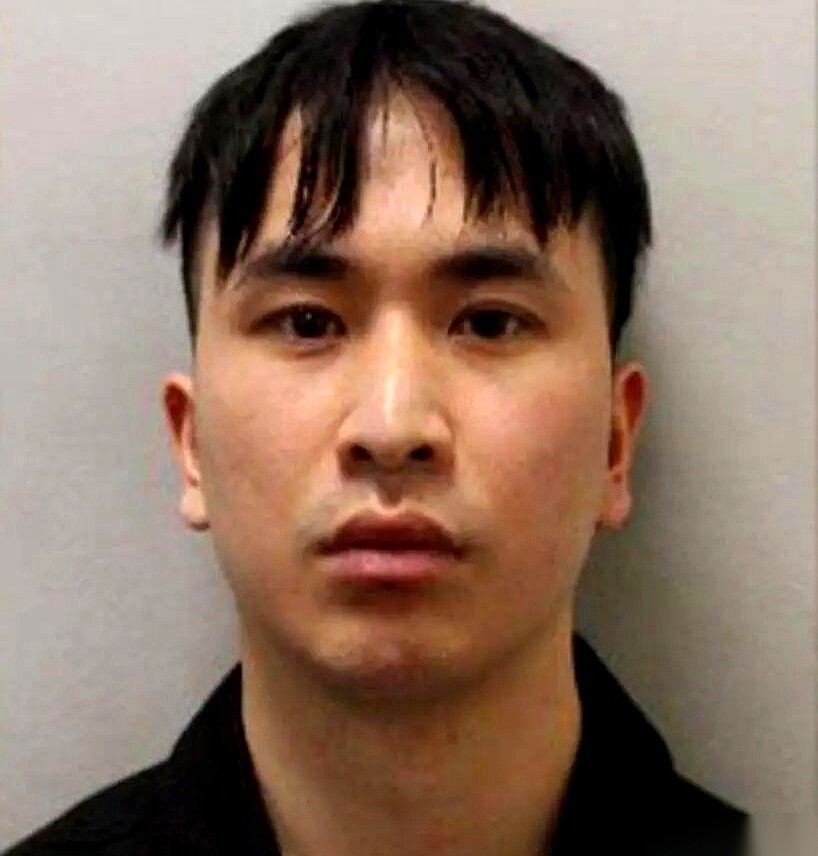 据海外案件报道，那个在英国犯下重案的28岁中国籍留英博士邹镇豪，硬生生把自己的案卷，堆成了英国犯罪史
