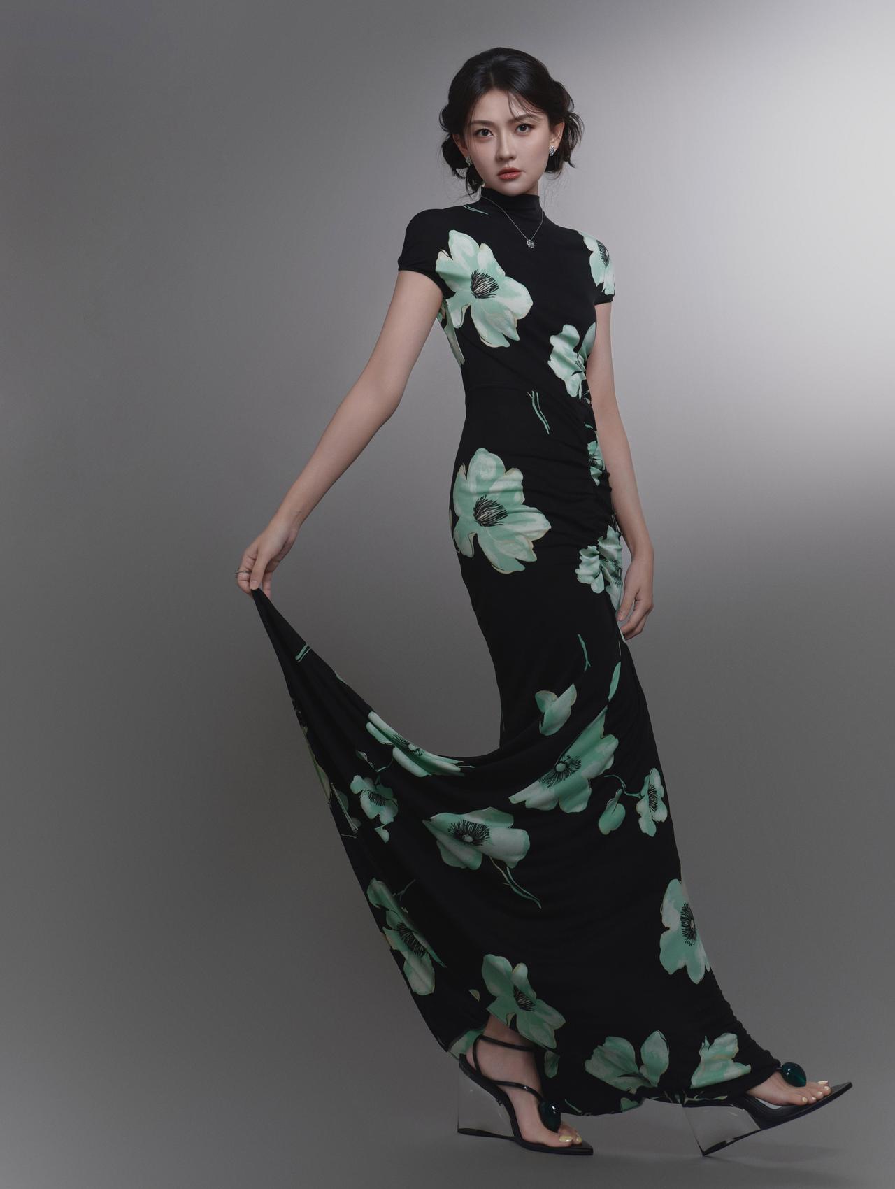 👠梁洁长春电影节造型[爱心][爱心][爱心]​​​