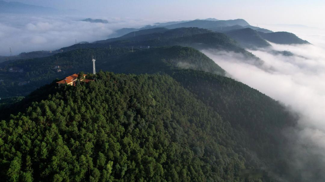 旅居云南来昭通避暑厌倦盛夏酷暑，旅居云南，首选昭通避暑。地处乌蒙腹地，城区