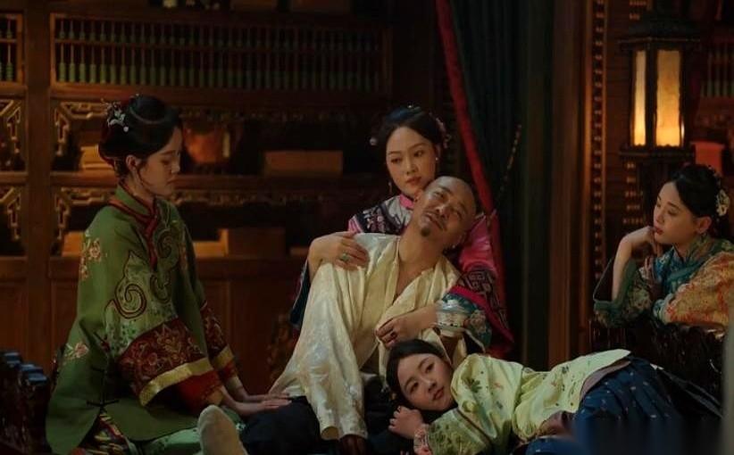 最凉的不是那缸冷水，是她看你的眼神。脑子嗡的一声，前一秒还是温香软玉，身不由己