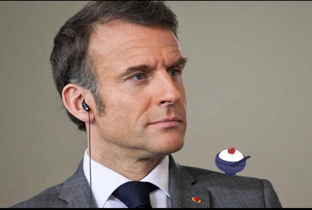 马克龙这脸变得，确实比翻书还快。上次来拿走了120亿欧元的空客大单，转头这就