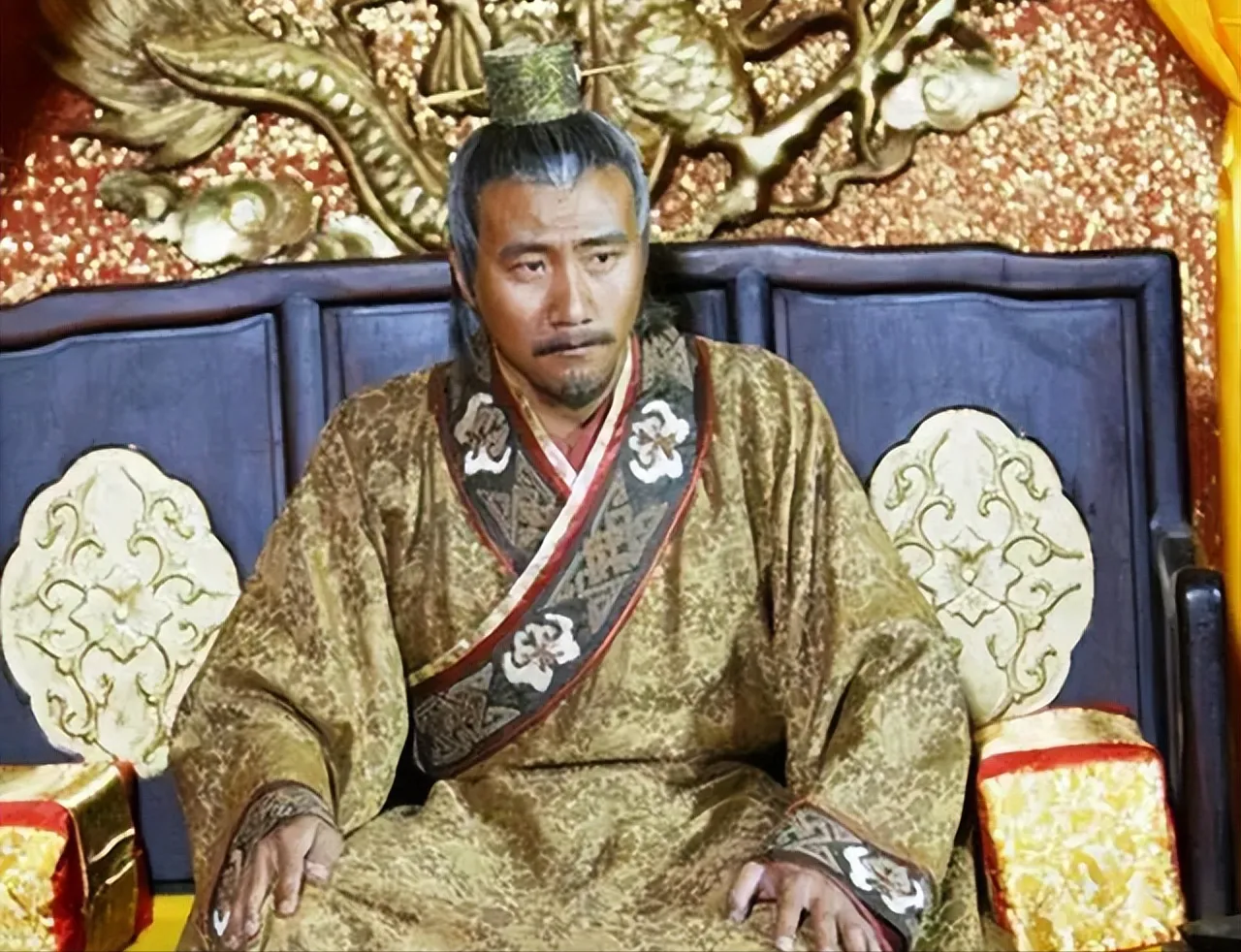 朱元璋临死前下了一道让人后背发凉的命令，46个活生生的妃子，要陪他一起埋进黄土，