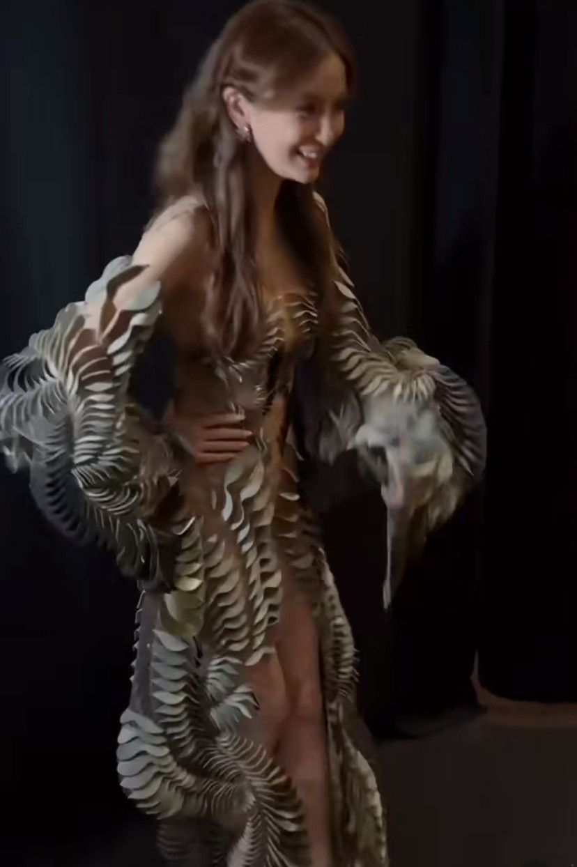 Angelababy回归自己最擅长的领域了，确实更适合做明星，而不是做演员。​