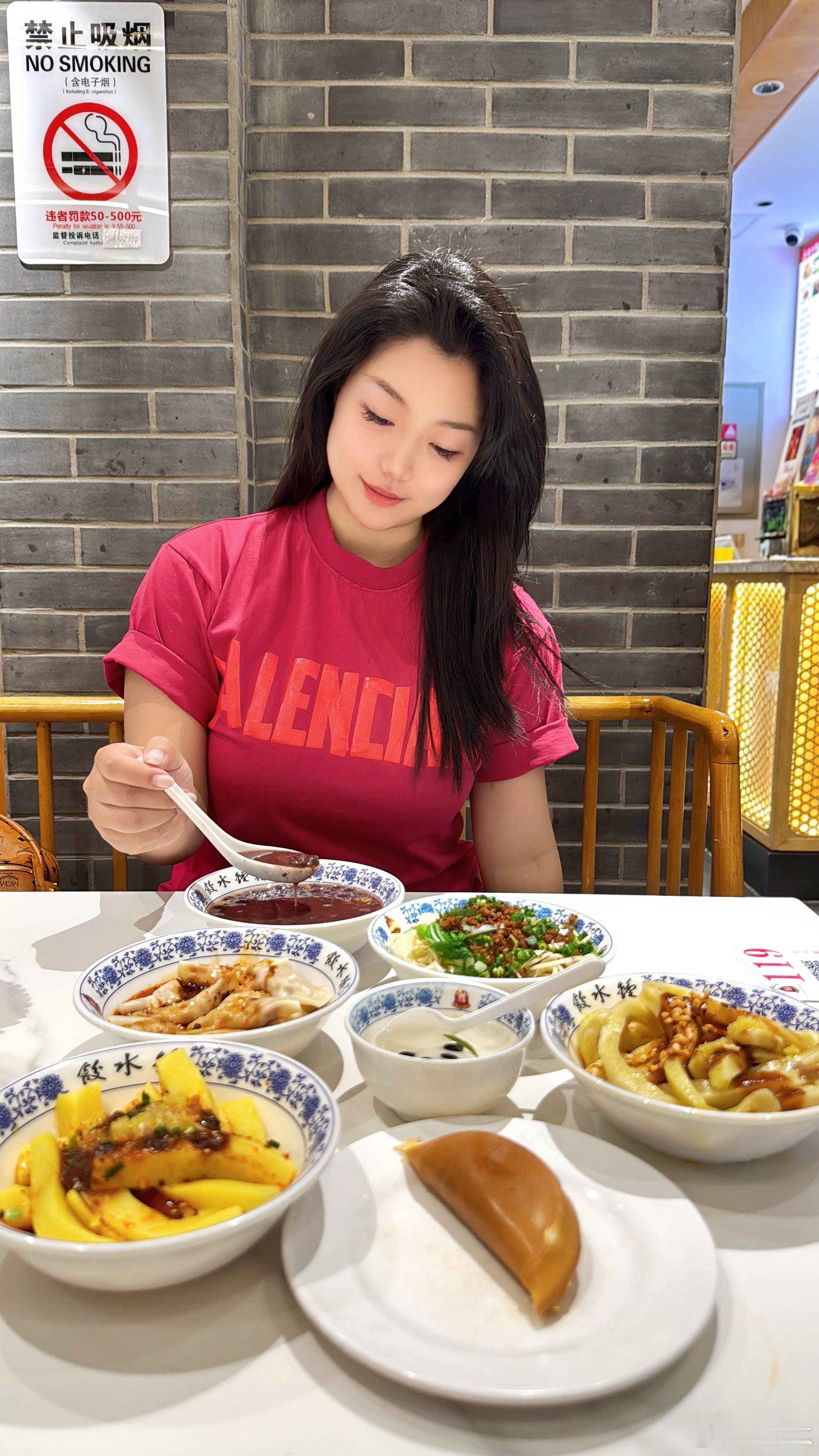 成都人民公园｜钟水饺鹤鸣茶社来的时候也就早上九点多靠湖边的位置就都没有了还真是火