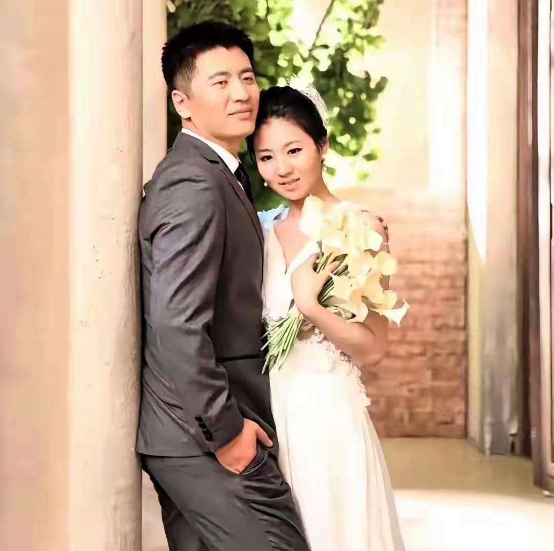 是老板，是师长，更像父亲！武亮老师说：“张雪峰是我老板，是师父，是大哥，更像