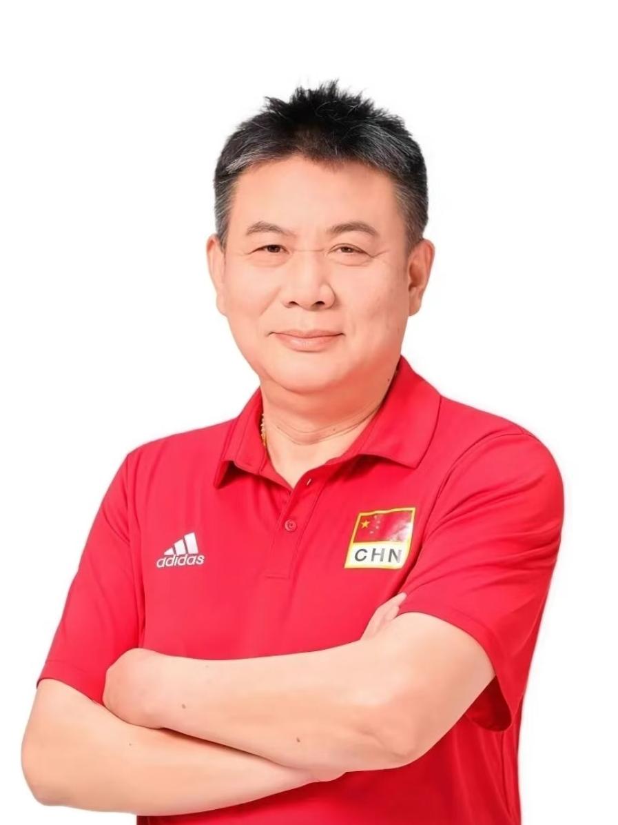 蔡斌在排超的临场指挥如何蔡斌本赛季排超临场指挥风格偏稳健，但争议较大。常规赛常死