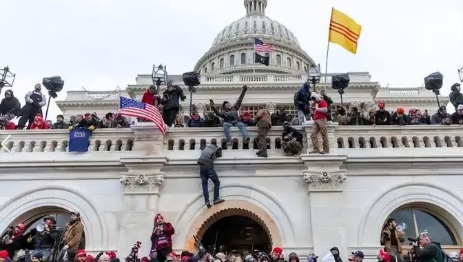 美国为何不担心自己国家发生革命？因为说白了，美国政府是真杀人，华尔街闹事的带头人
