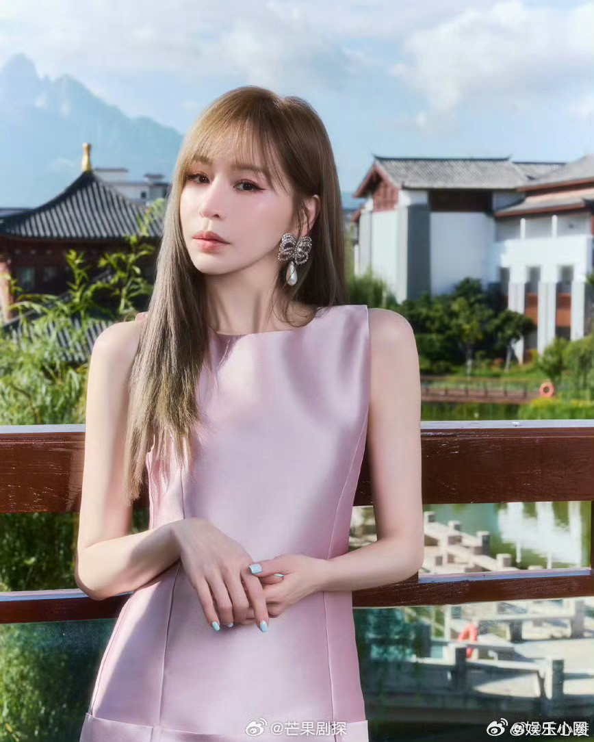 王心凌美到像p上去的王心凌美丽的丽江照王心凌在丽江出的片，美的像P上去的