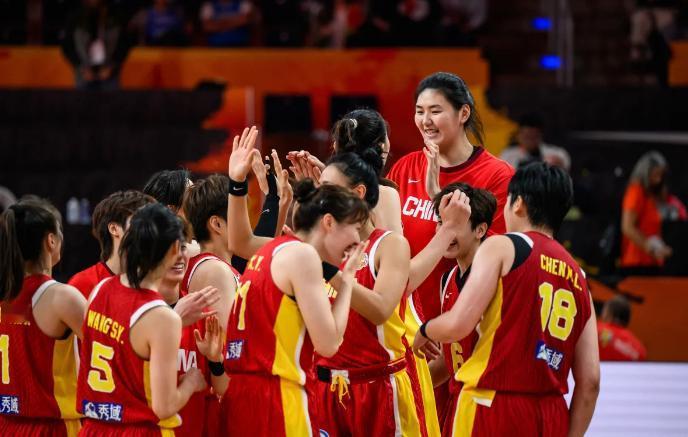 中国女篮决战波多黎各，首发阵容大调整，张子宇再被弃用就在今天晚上，中国女篮将