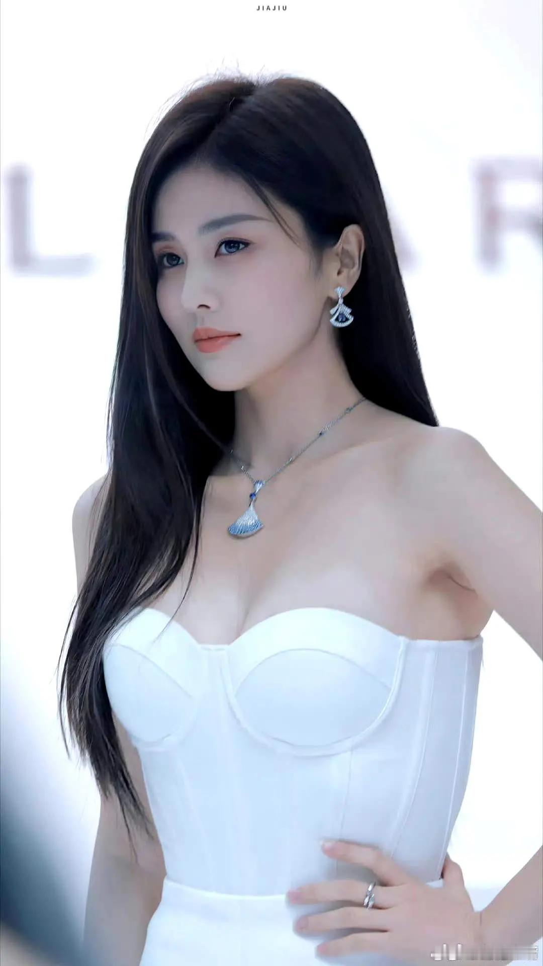 看来白鹿还是放不下古偶啊