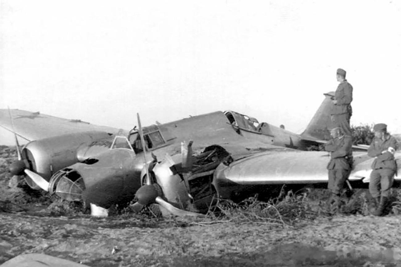 1941年6月22日凌晨4点50分，德军入侵开始不到一小时，苏军轰炸航空兵按照战