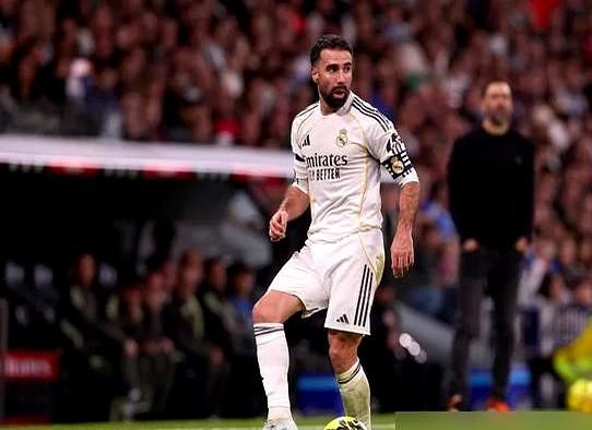 卡马文加要被卖了？别信什么跟吕迪格打架的传闻。真正的原因是他身体快扛不住了！