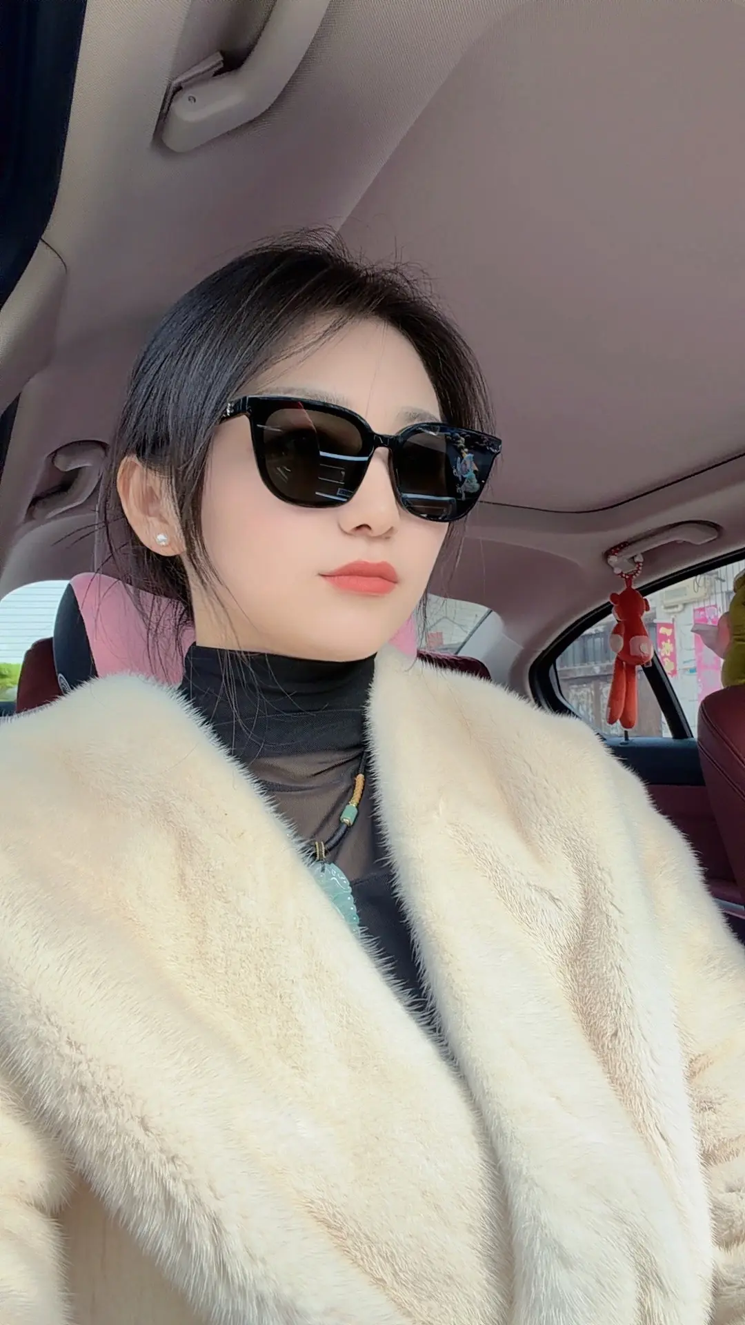 生活有时候会给你一副烂牌， 但你必须打下去。成年人的世界， 只做选择...