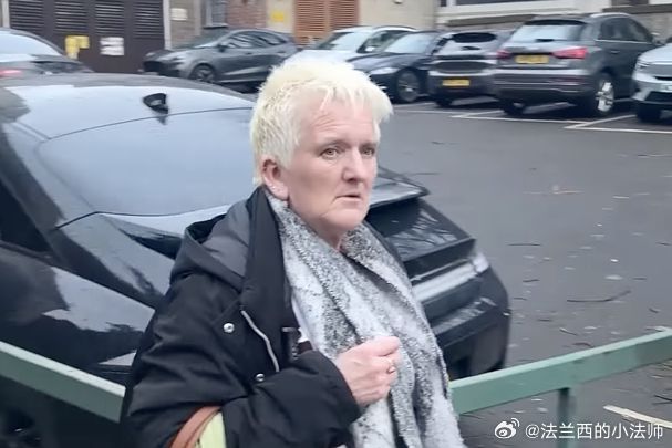 没有自控力的人玩儿刮刮乐无异于赌狗啊！英国一大妈，以志愿者照顾弱势群体为名，囚禁