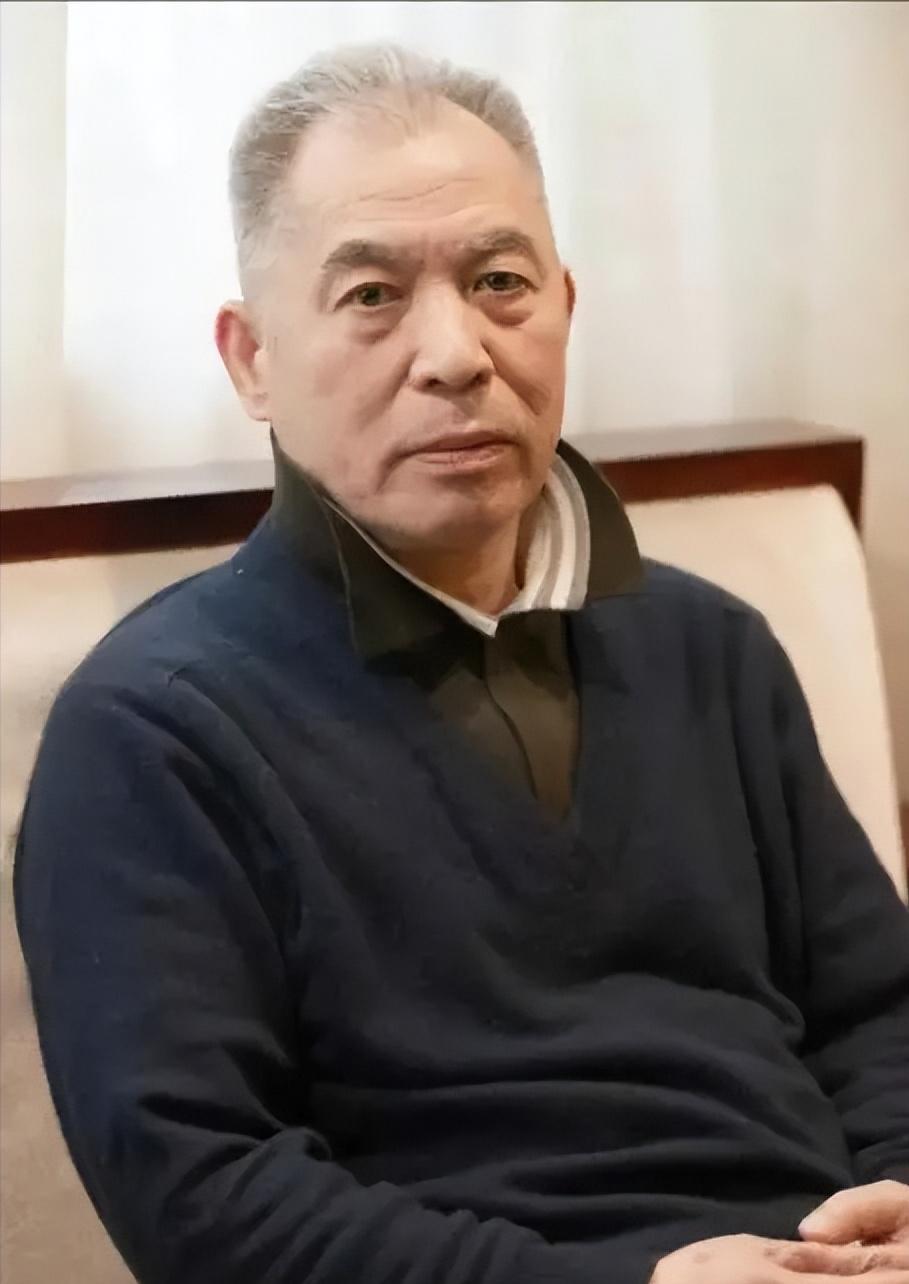 著名作家梁晓声的小姨20多岁时，未婚怀孕，誓死不说孩子的父亲是谁，最后被开除，生