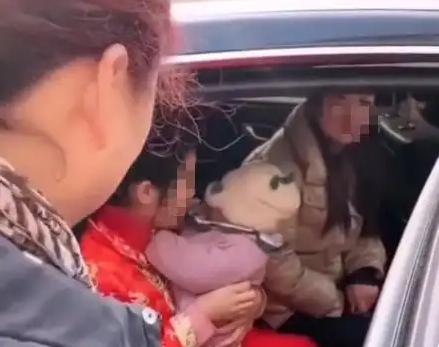 2024年，河南，一女子结婚当天在接亲仪式上“作妖”，无论新郎怎么哀求她都不下车