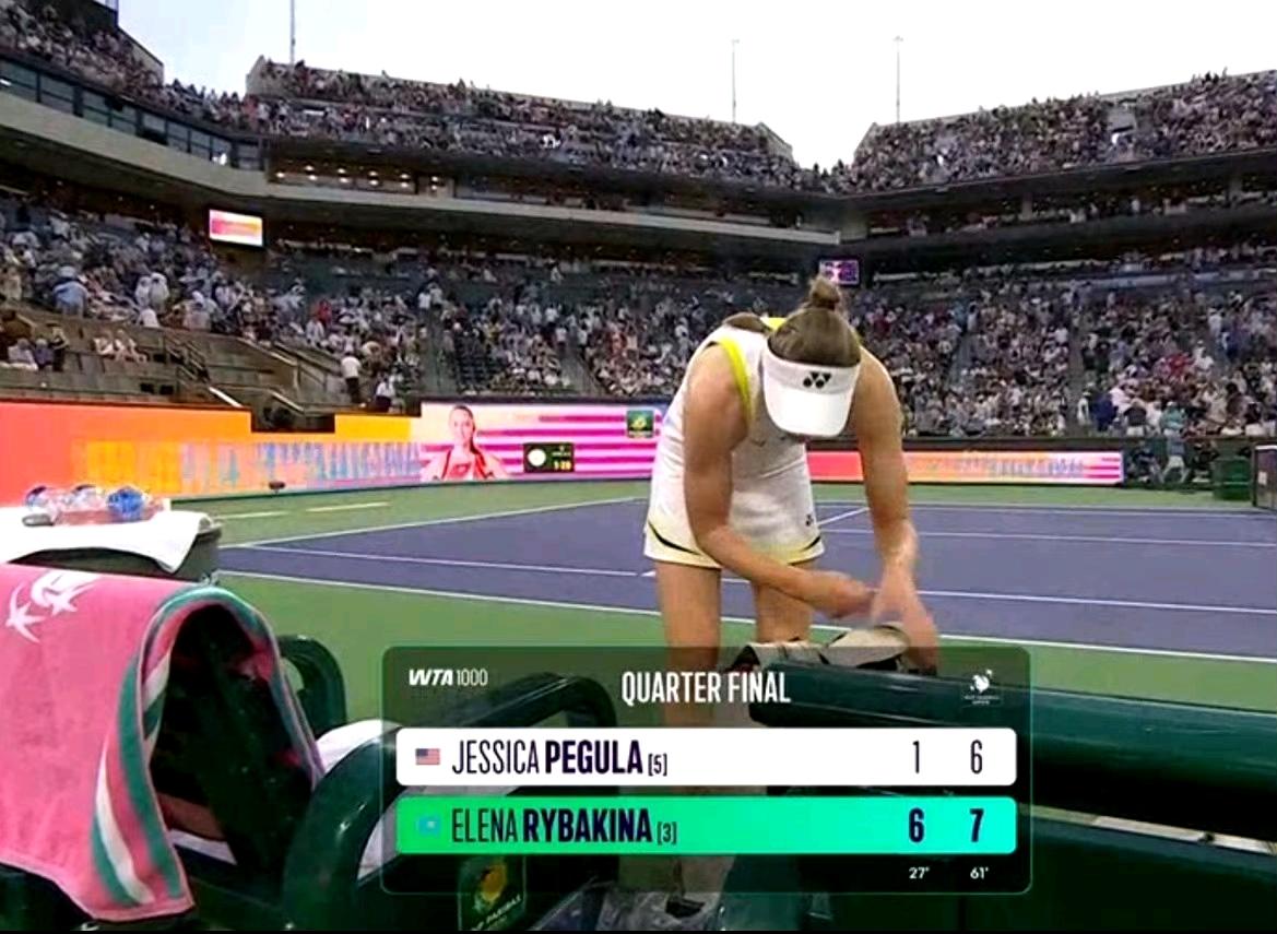 从去年迈阿密首秀输给克鲁格，到今年IW打进四强荣升世界第2，莱巴金娜从低谷回到了