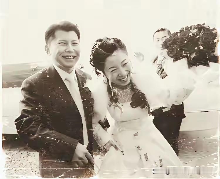 德云社原大弟子何云伟大婚时，郭德纲的笑里，藏着师徒最暖的一段时光！那会儿还