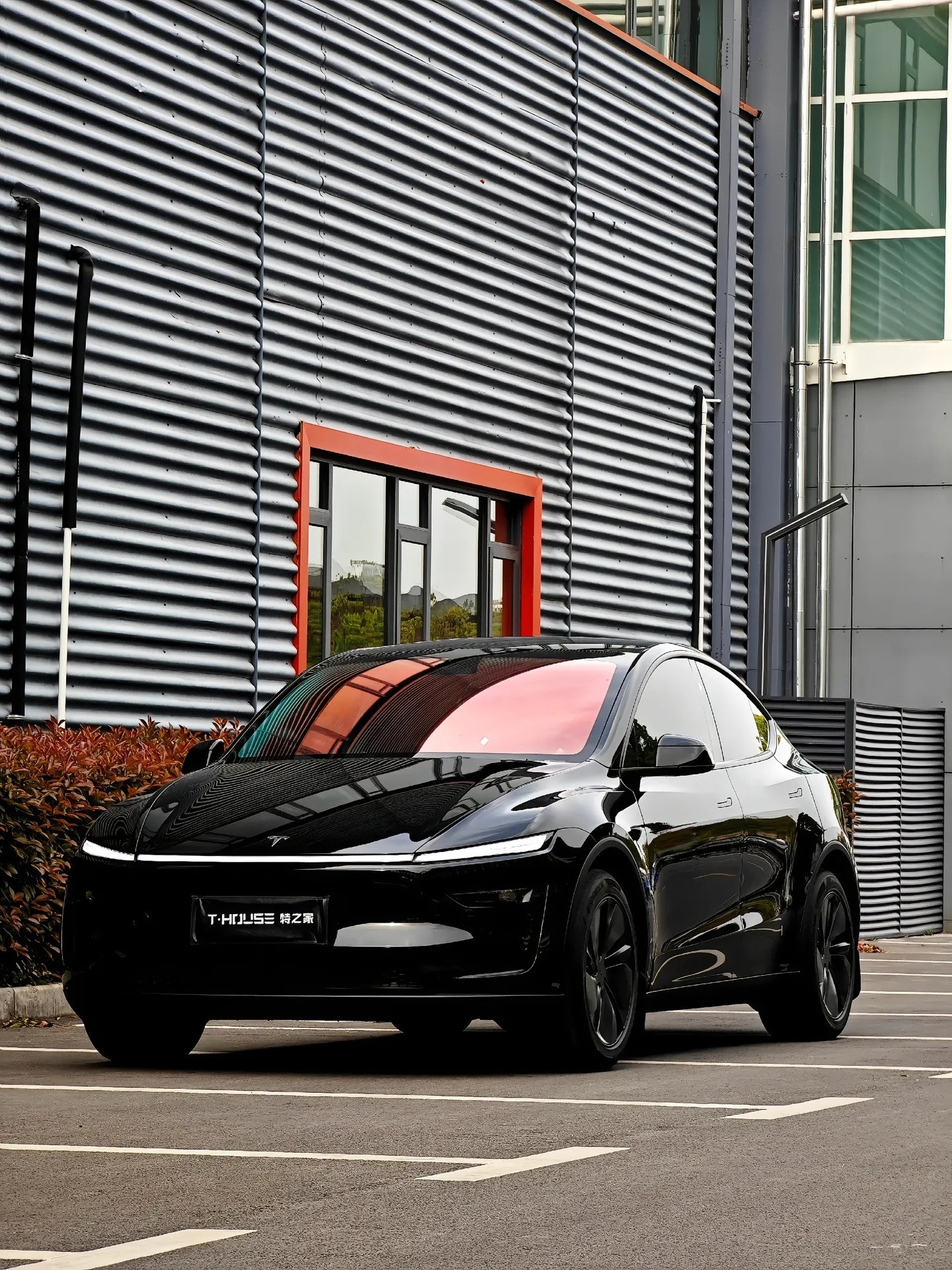黑色焕新版ModelY，果然，黑色还是最帅的。特斯拉汽车画报​​​