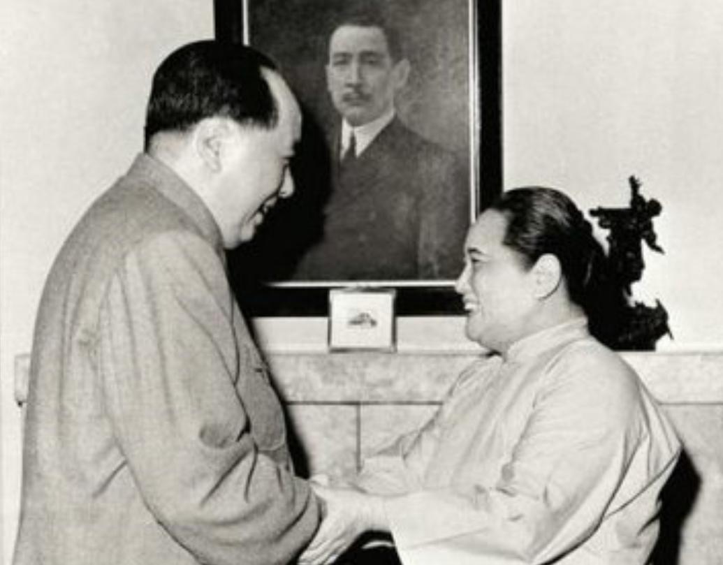 1949年，宋庆龄找毛主席求情，请求放了汪精卫的妻子陈璧君。毛主席没有拒绝，只提