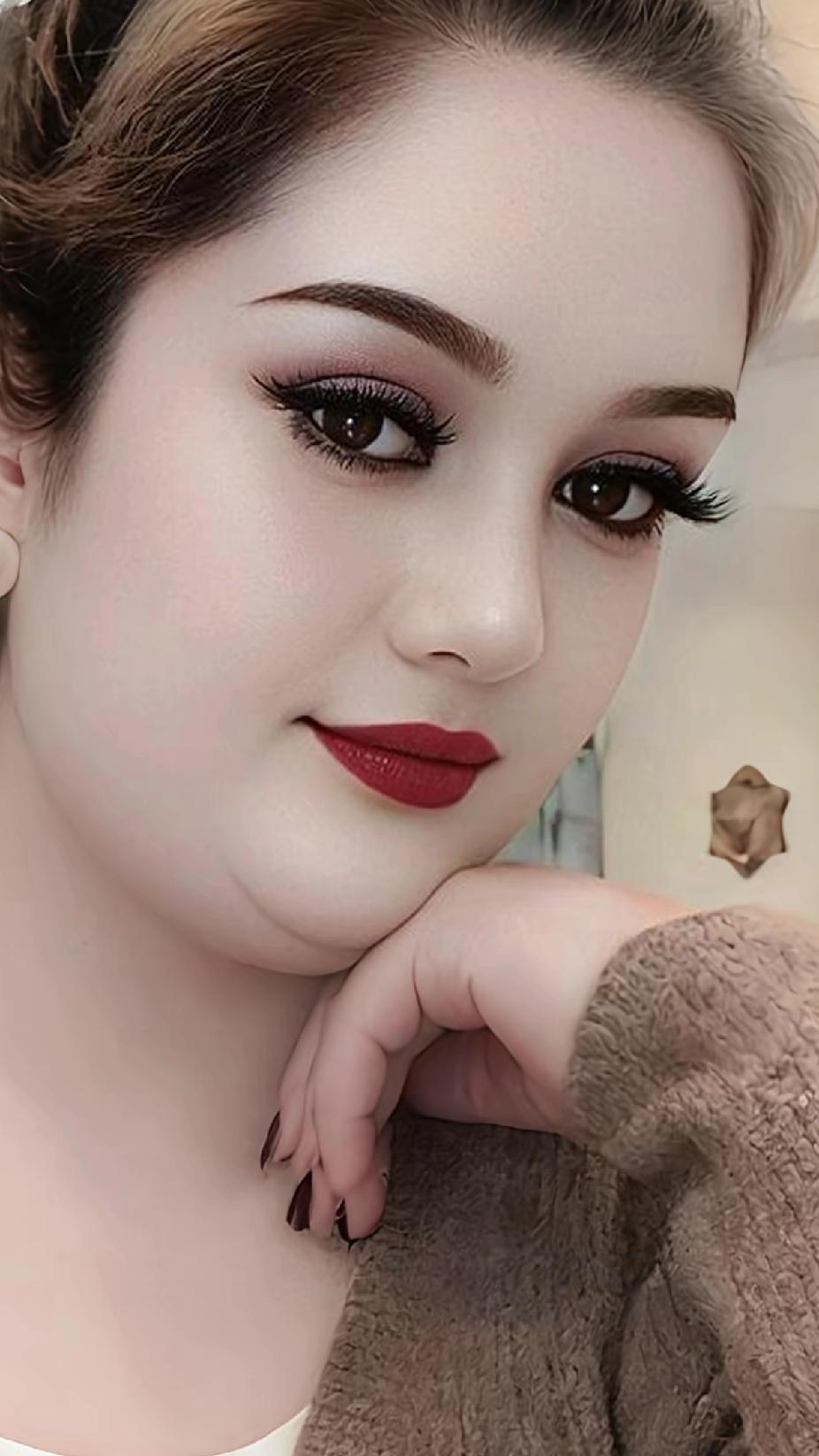 这位美女化妆真精致！