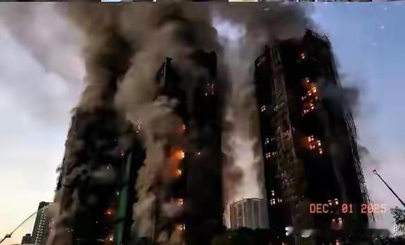 香港大火之后幸存者傻掉懵逼说了三句话：1.房子是银行的，自己不欠银行钱了，还完