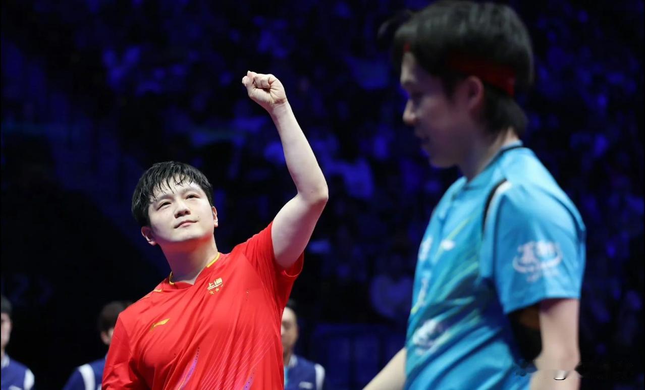 王楚钦永远忘不掉樊振东那双流汗的眼睛，就像曹操永远忘不掉荀彧那双忧郁的眼睛。小胖